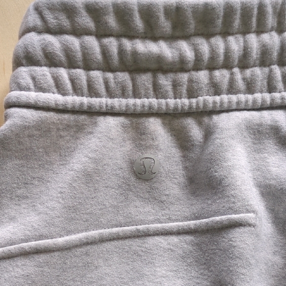 Lululemon Loungeful High-Rise Cropped Jogger- 2 Heathered Core Ultra Light Grey - Picture 4 of 6